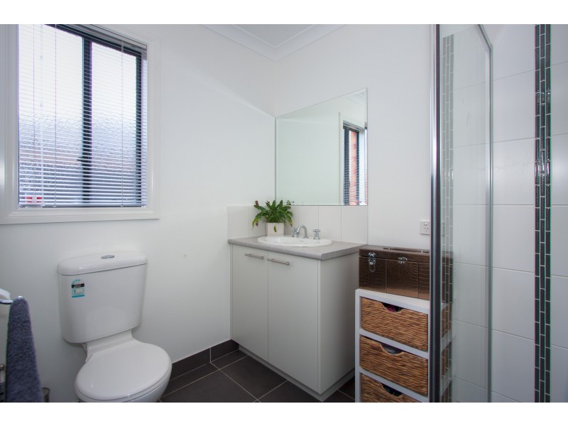 4 Lonhro Crt, New Gisborne VIC 3438