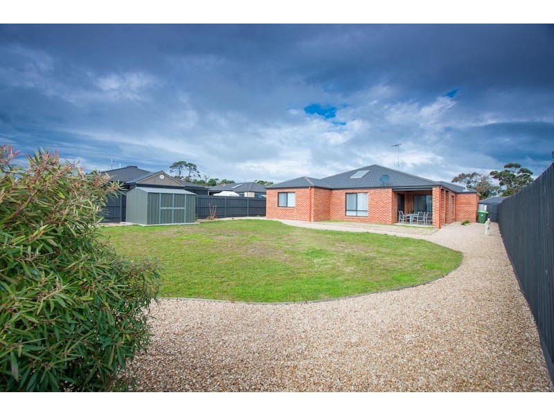 4 Lonhro Crt, New Gisborne VIC 3438