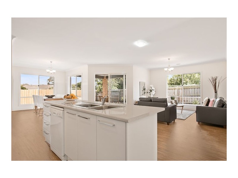 Unit 2/36 Grant Avenue, Gisborne VIC 3437