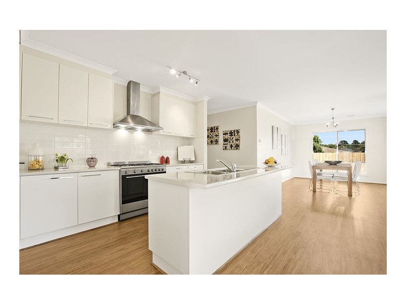 Unit 2/36 Grant Avenue, Gisborne VIC 3437