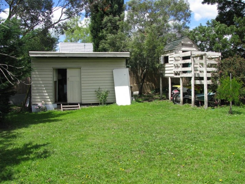 17 Buckland Street, Woodend VIC 3442