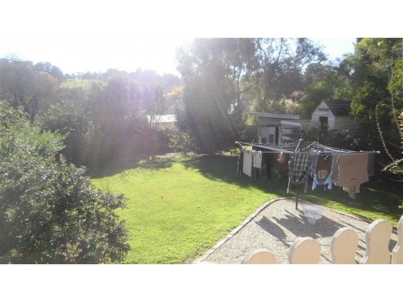 17 Buckland Street, Woodend VIC 3442