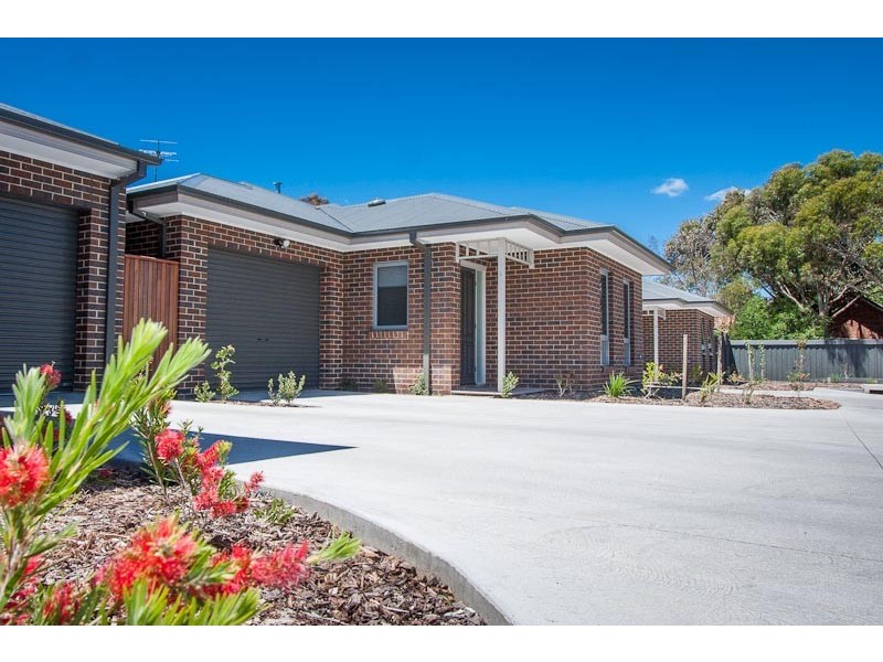 Unit 2/11 Morrow Road, Gisborne VIC 3437