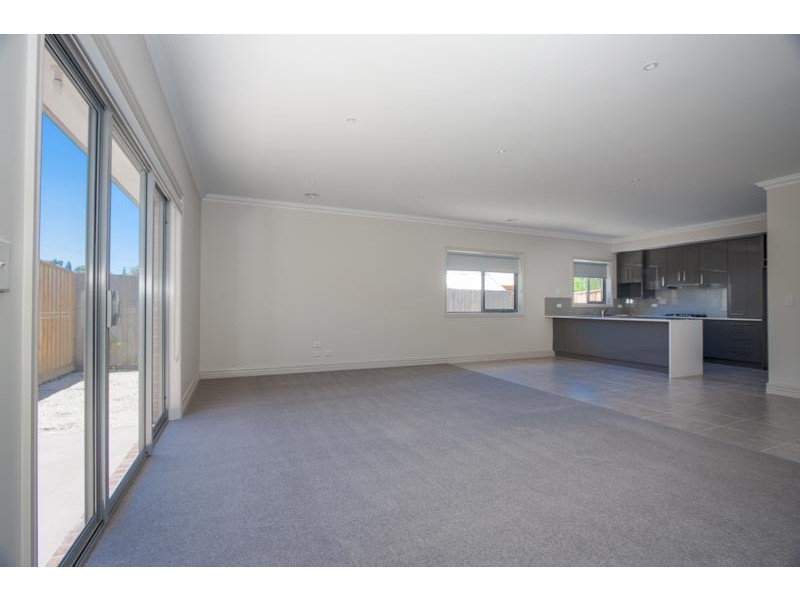 Unit 2/11 Morrow Road, Gisborne VIC 3437