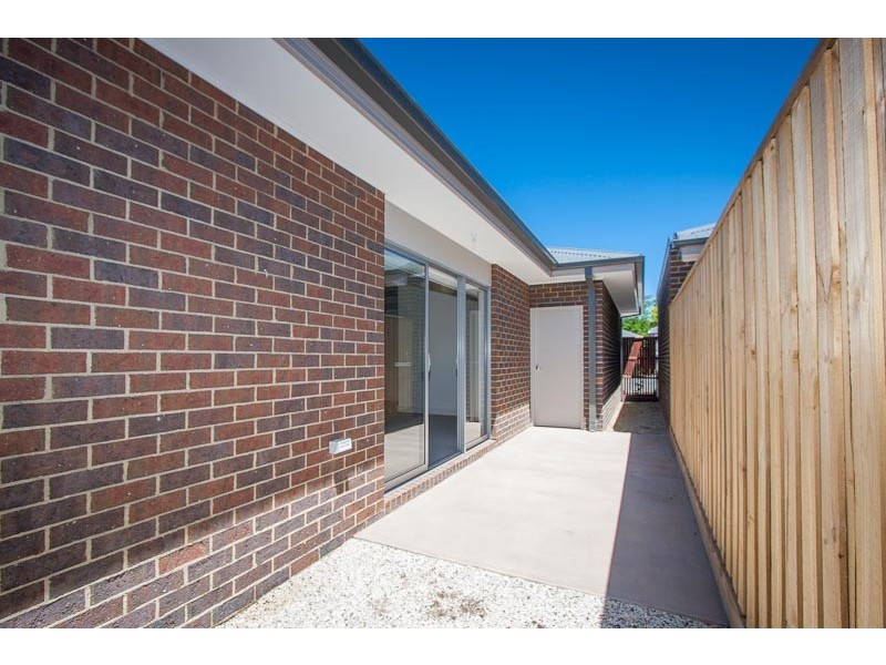 Unit 2/11 Morrow Road, Gisborne VIC 3437