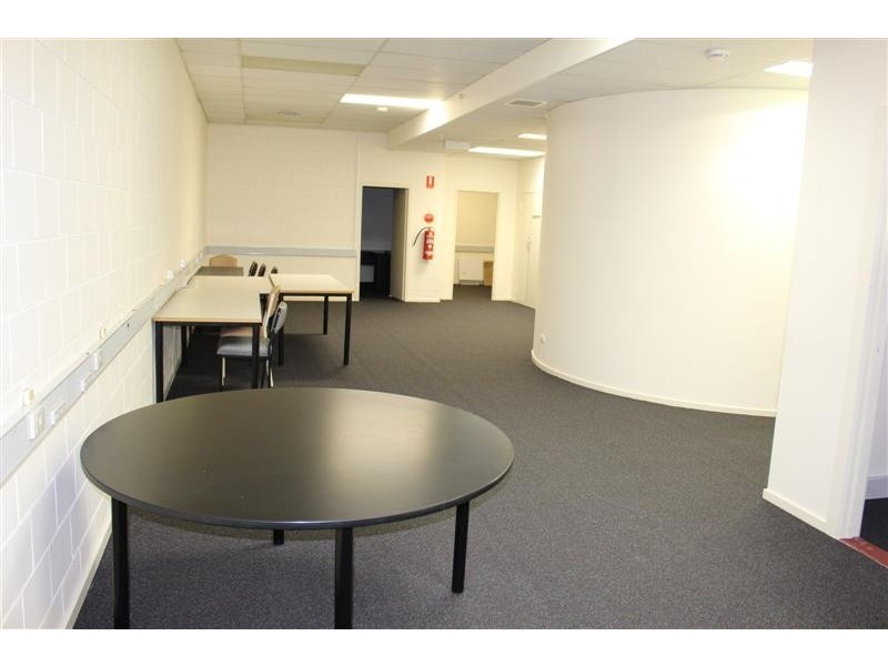 30 Station Street, Sunbury VIC 3429