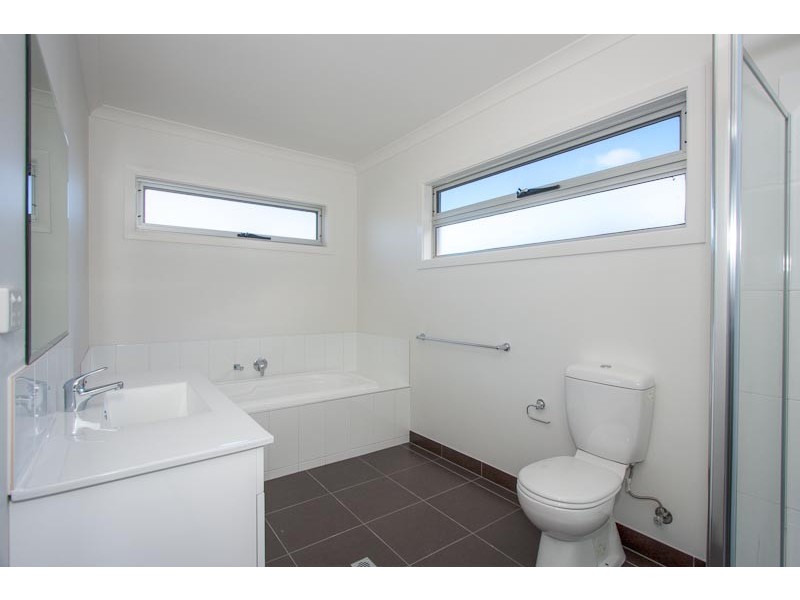 1/27 Stephen Street, Gisborne VIC 3437