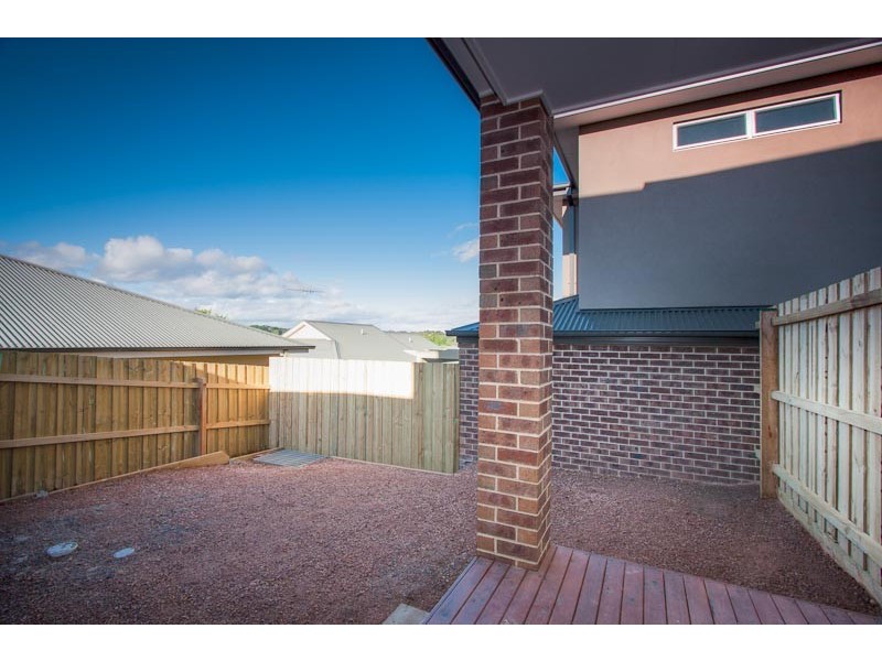 1/27 Stephen Street, Gisborne VIC 3437