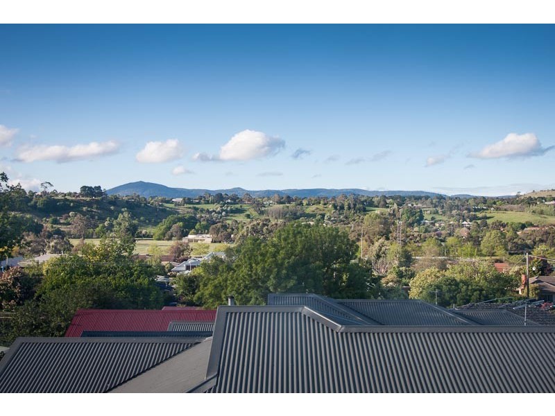 1/27 Stephen Street, Gisborne VIC 3437