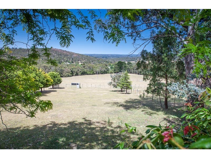 79 Glendrouitt Road, Mount Macedon VIC 3441