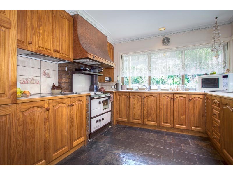79 Glendrouitt Road, Mount Macedon VIC 3441
