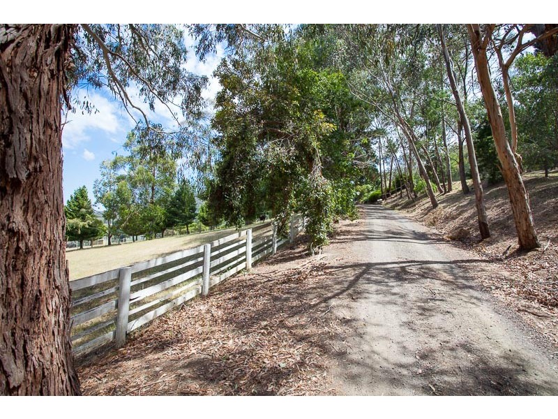 79 Glendrouitt Road, Mount Macedon VIC 3441