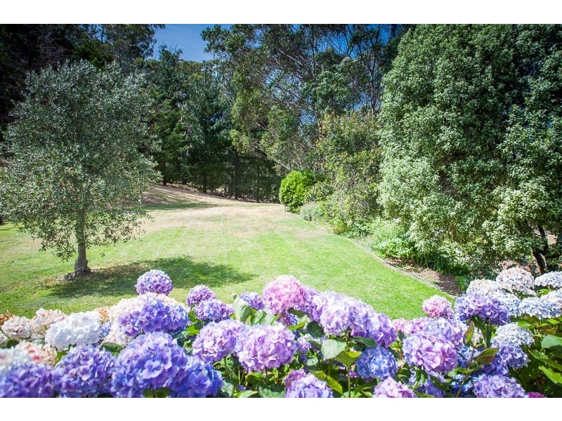 79 GLENDROUITT RD, Mount Macedon VIC 3441