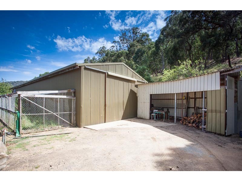 79 GLENDROUITT RD, Mount Macedon VIC 3441