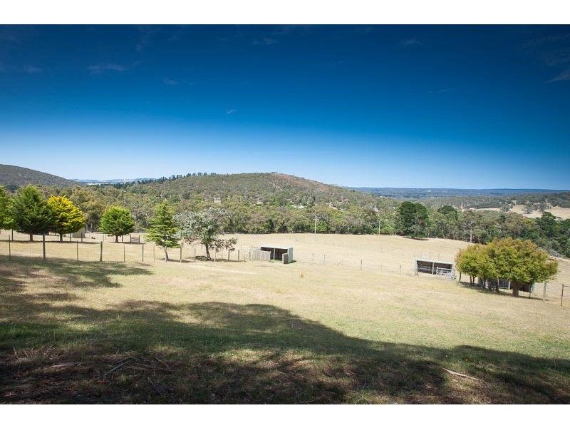 79 GLENDROUITT RD, Mount Macedon VIC 3441