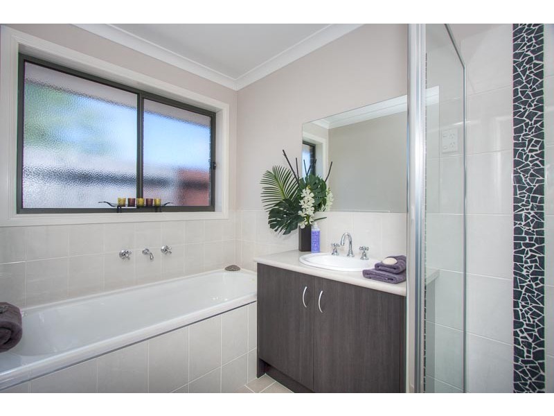 4 Colwyn Crt, Gisborne VIC 3437