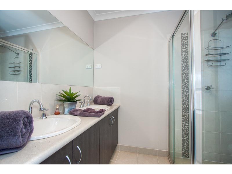 4 Colwyn Crt, Gisborne VIC 3437