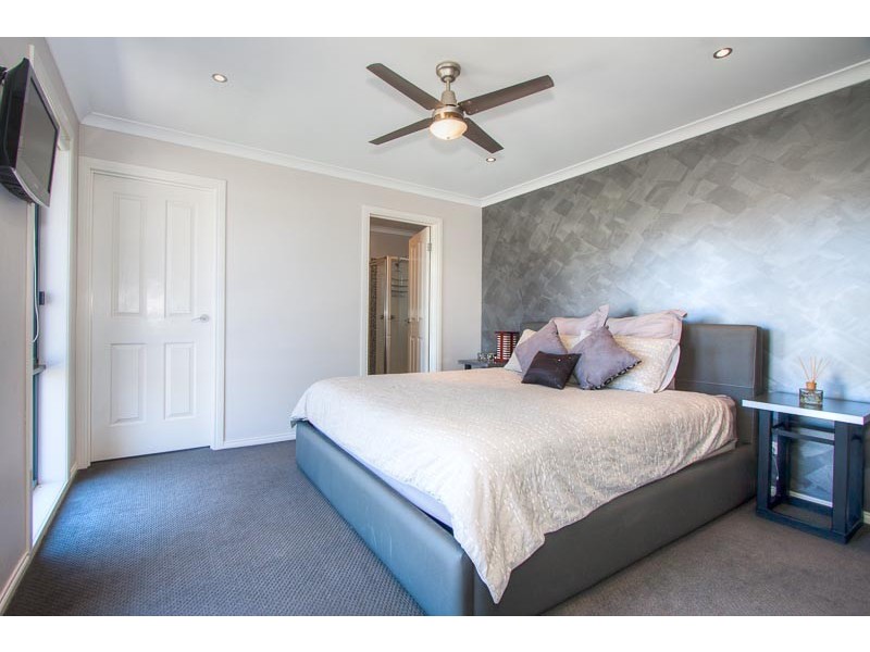 4 Colwyn Crt, Gisborne VIC 3437