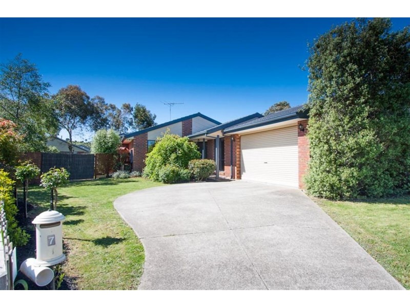 7 Vista Close, Gisborne VIC 3437