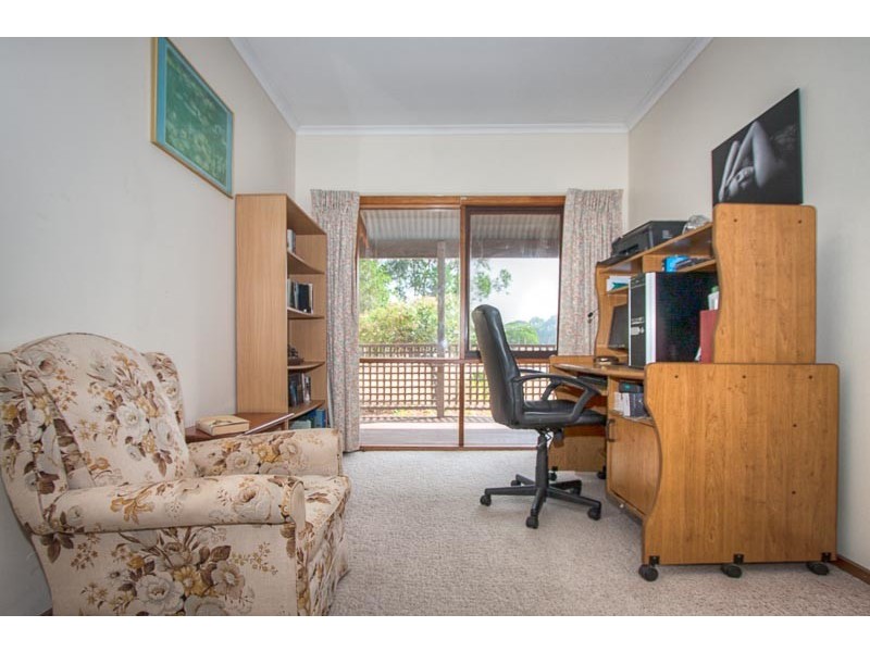 208 Couangalt Rd, Gisborne South VIC 3437