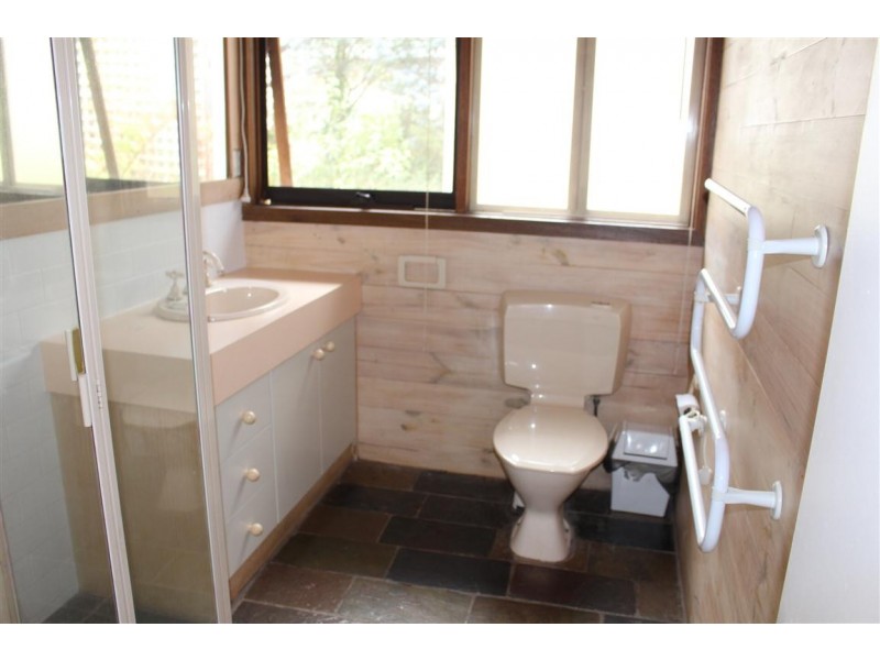 8 Goldies Lane, Woodend VIC 3442