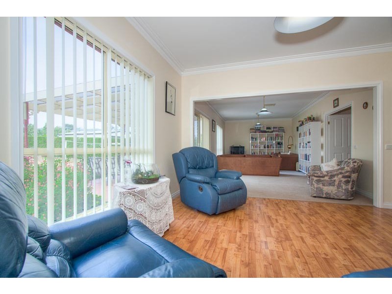 8 Glenton  Court, Gisborne VIC 3437