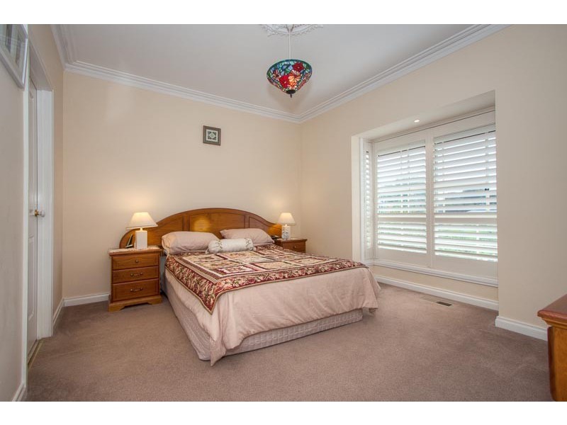 8 Glenton  Court, Gisborne VIC 3437