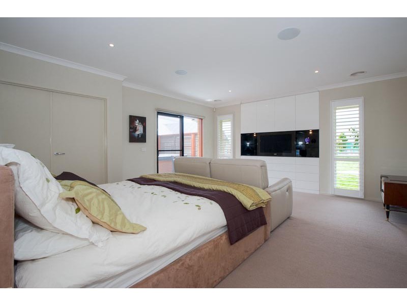 6 Valley Court, Gisborne VIC 3437