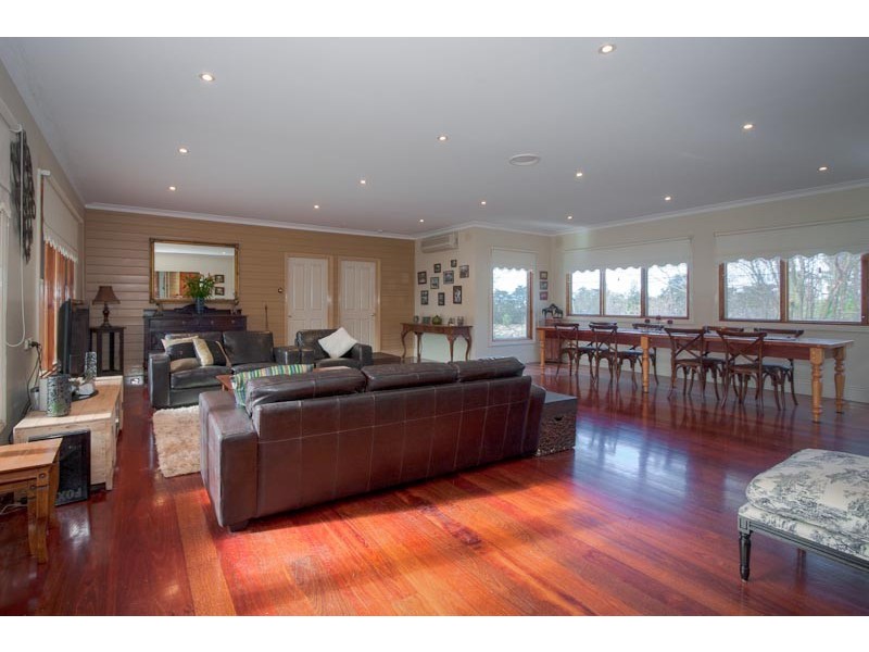 2 DUNNE ROAD, Bullengarook VIC 3437
