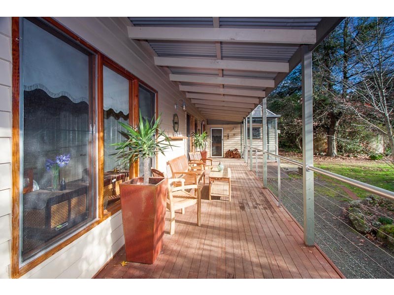 2 DUNNE ROAD, Bullengarook VIC 3437