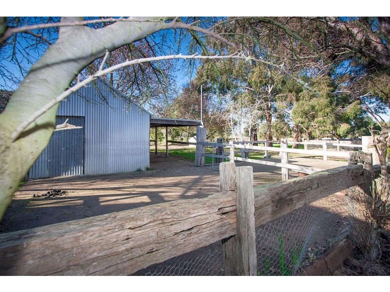 2 Dunne Rd, Bullengarook VIC 3437