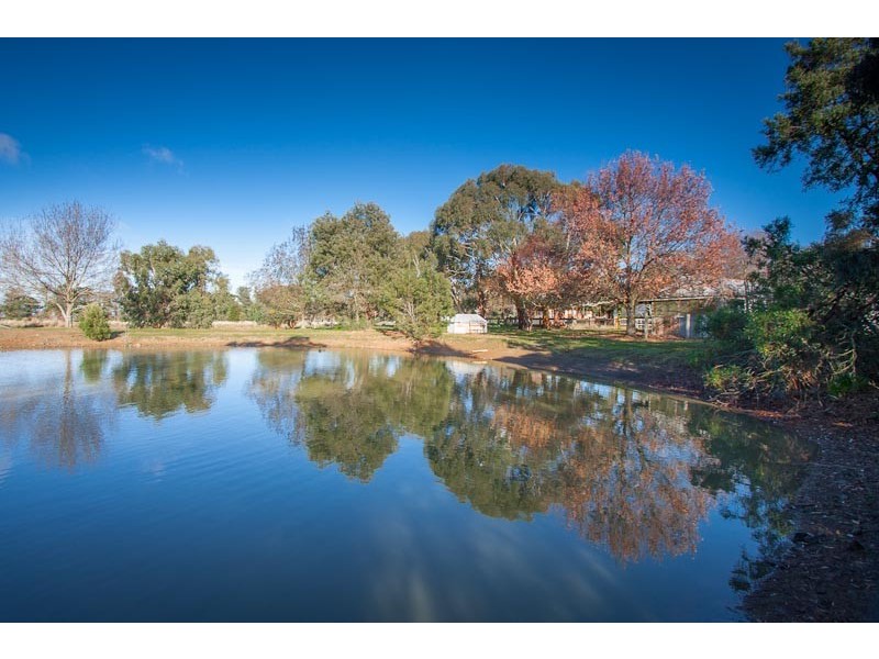 2 Dunne Rd, Bullengarook VIC 3437
