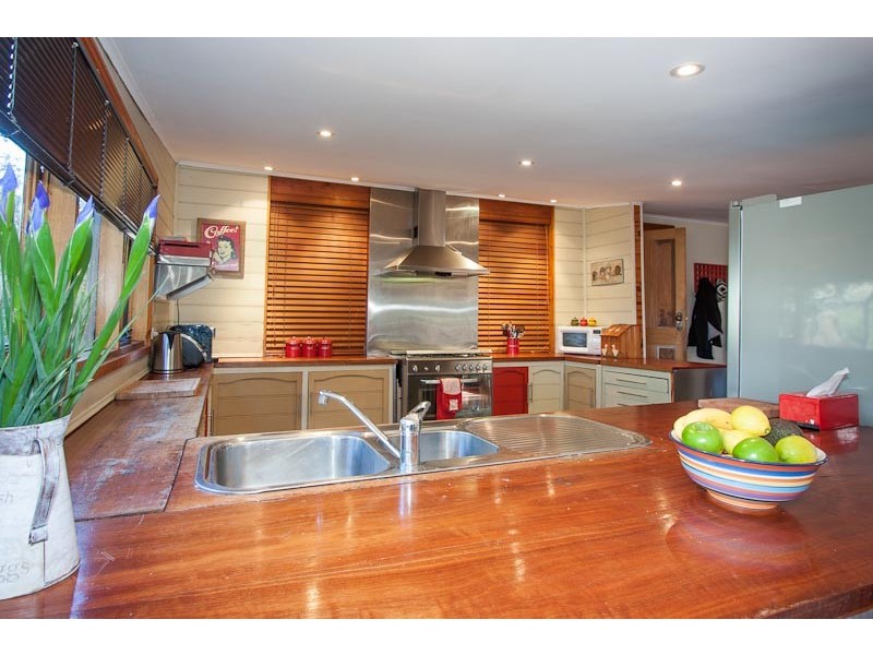 2 DUNNE ROAD, Bullengarook VIC 3437