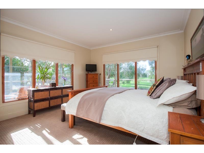 2 DUNNE ROAD, Bullengarook VIC 3437