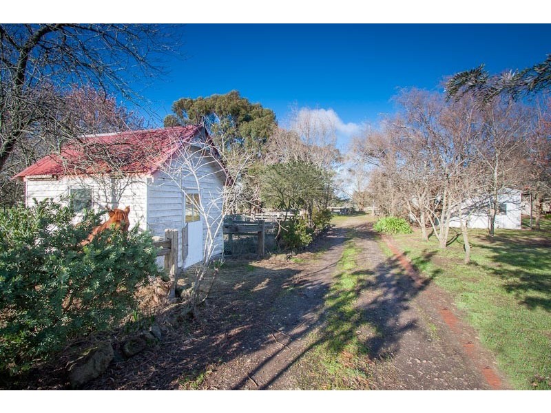 2 DUNNE ROAD, Bullengarook VIC 3437