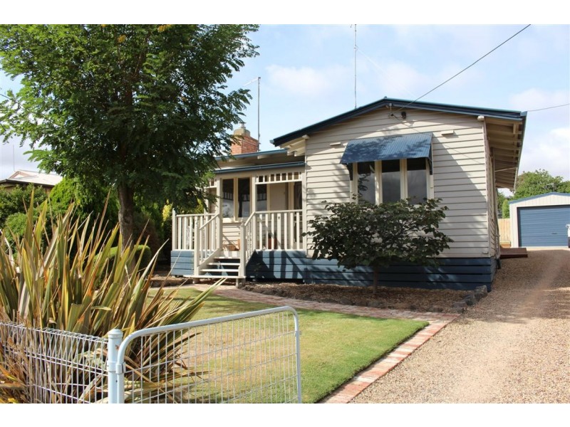 15 Lyell Street, Gisborne VIC 3437