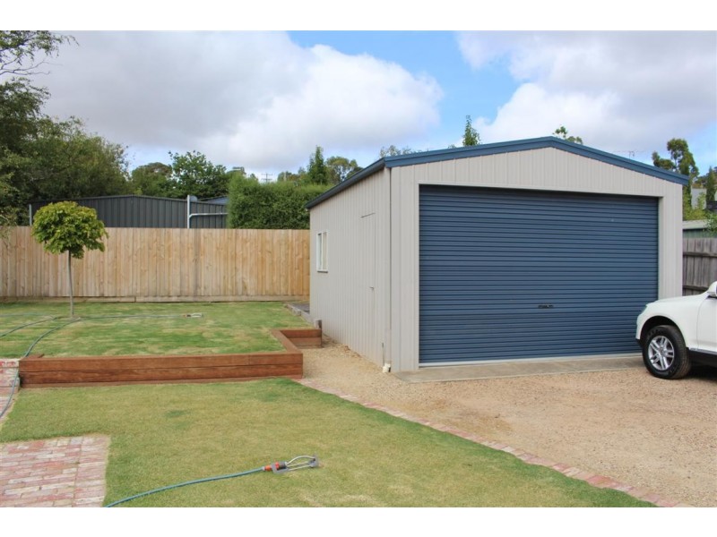 15 Lyell Street, Gisborne VIC 3437