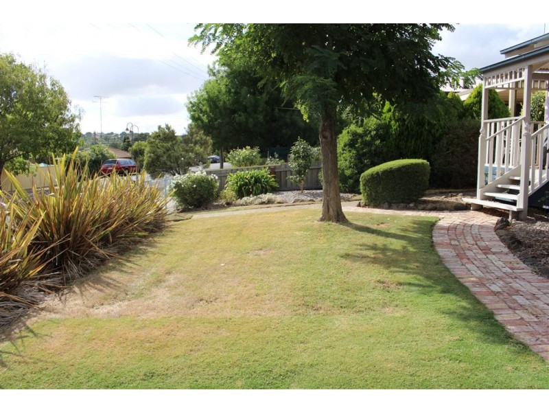 15 Lyell Street, Gisborne VIC 3437