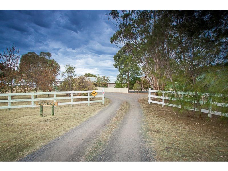 17 Lynne Court, Gisborne South VIC 3437