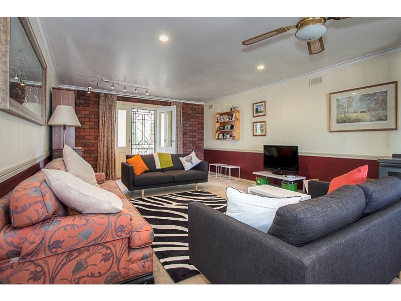 17 Lynne Court, Gisborne South VIC 3437