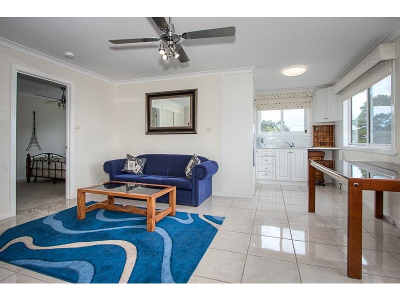 17 Lynne Court, Gisborne South VIC 3437