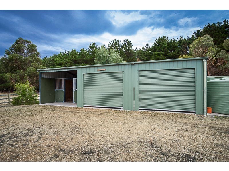 17 Lynne Court, Gisborne South VIC 3437