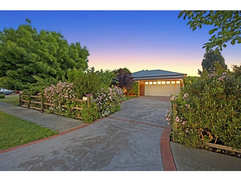 14 Carbine Court, New Gisborne VIC 3438