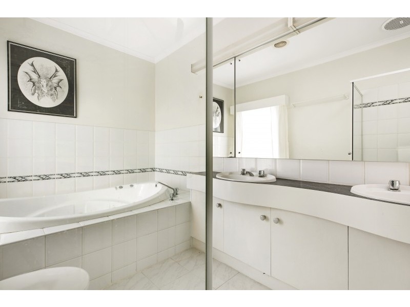 14 Carbine Court, New Gisborne VIC 3438