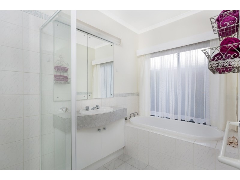 14 Carbine Court, New Gisborne VIC 3438