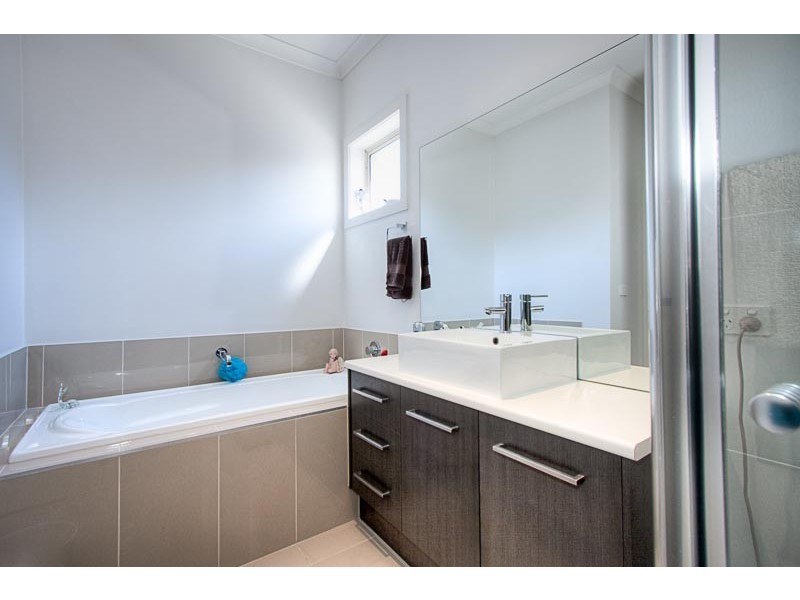 Unit 5/4 Francis Crescent, Gisborne VIC 3437