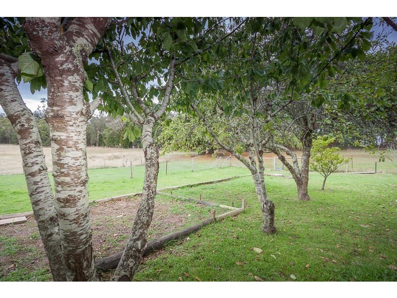 887 Blackforest Drive, Woodend VIC 3442