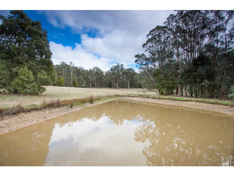 887 Blackforest Drive, Woodend VIC 3442