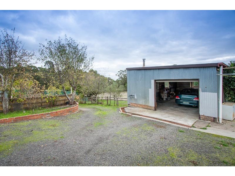 887 Blackforest Drive, Woodend VIC 3442