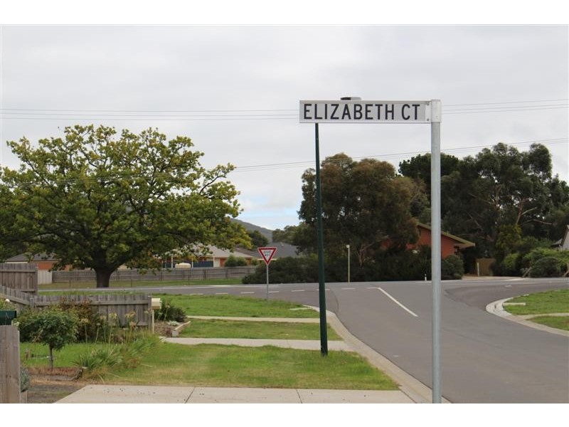 10 Elizabeth Court, Riddells Creek VIC 3431